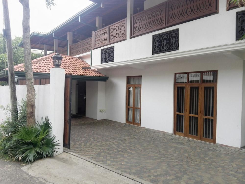 Vista Liyya Residence Kandy Bagian luar foto