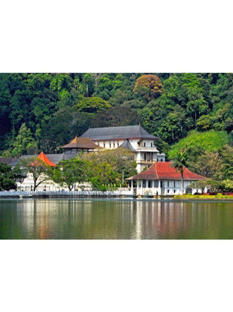 Vista Liyya Residence Kandy Bagian luar foto